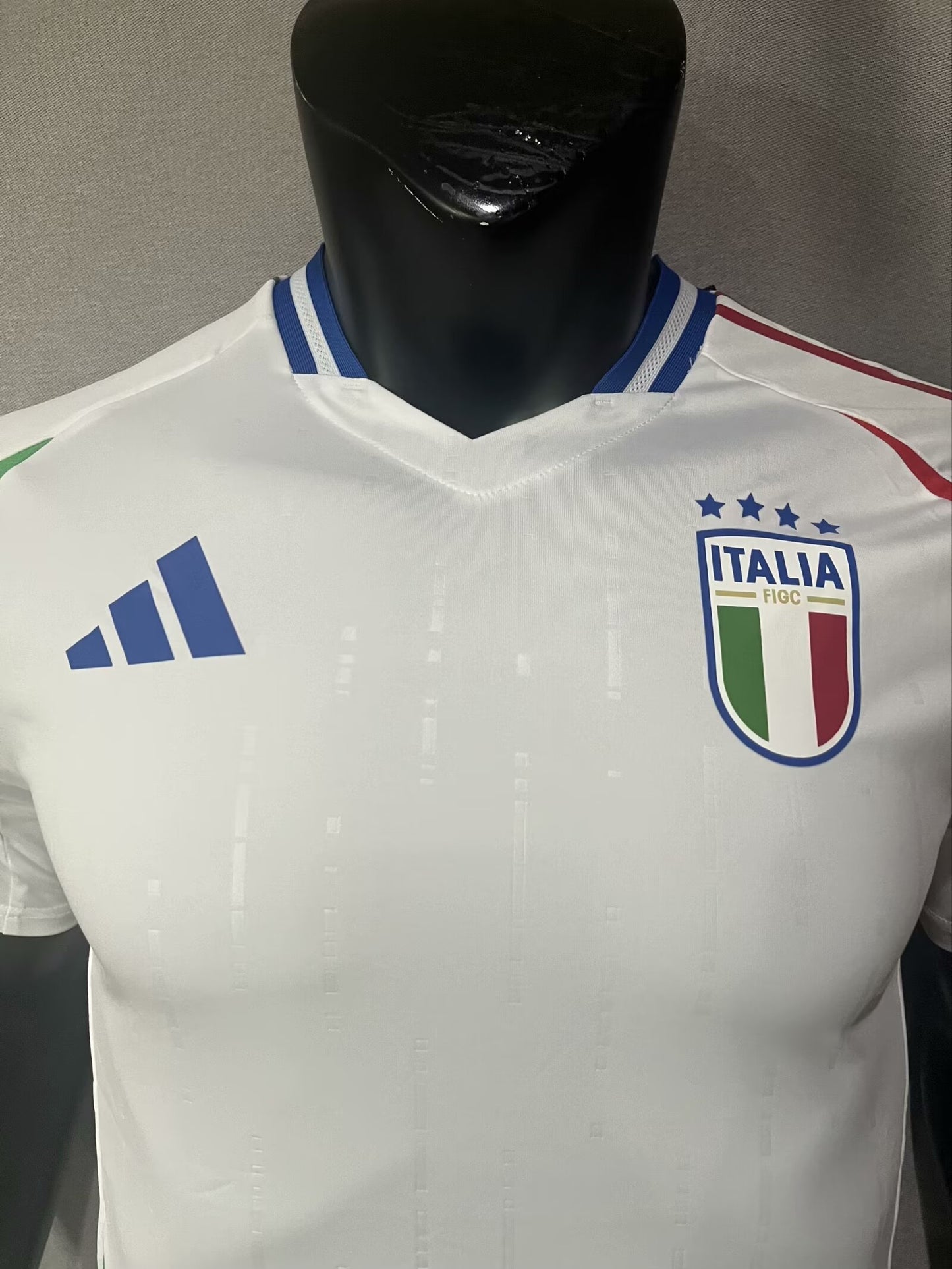 23/24 Italy Away