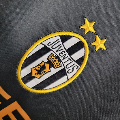 Juventus 2001/02 Secondary Shirt