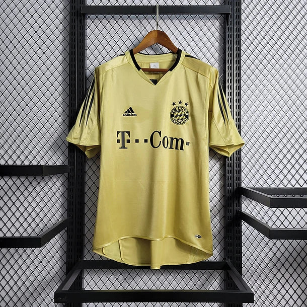 Bayern Secondary Shirt 2004/05 