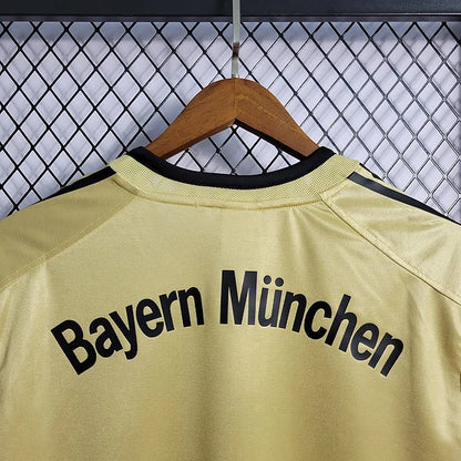 Bayern Secondary Shirt 2004/05 